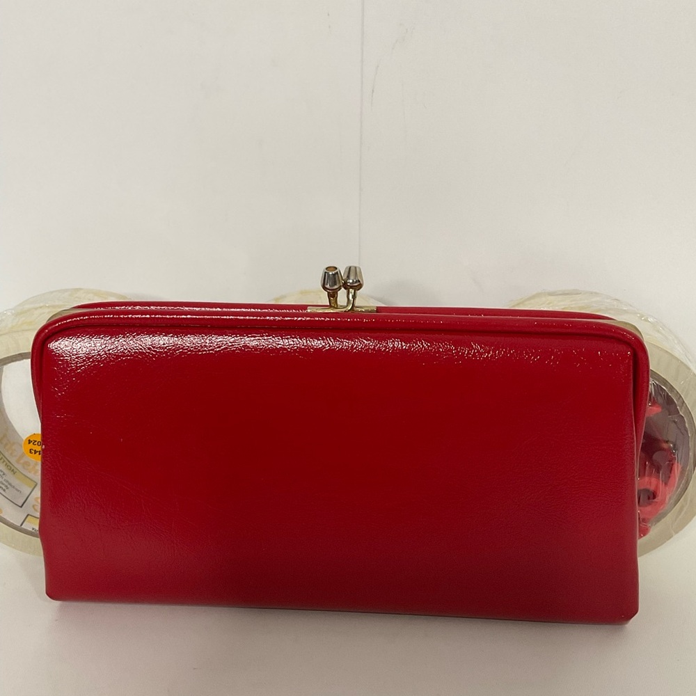 Vintage Red Vinyl Wallet with Faux Gold Kiss Lock; Pre-Owned, Great Condition